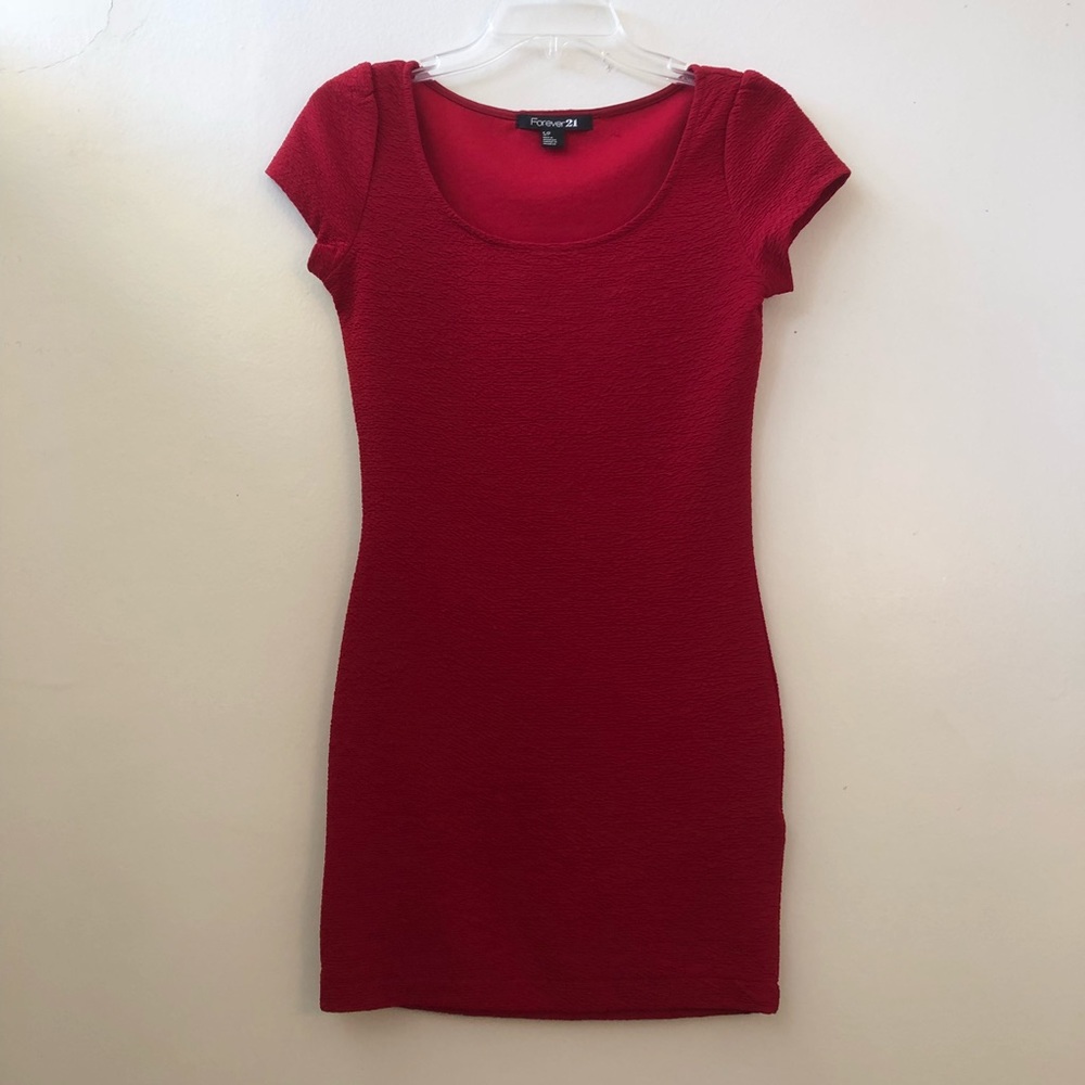 ☀️SALE! Red textured bodycon dress